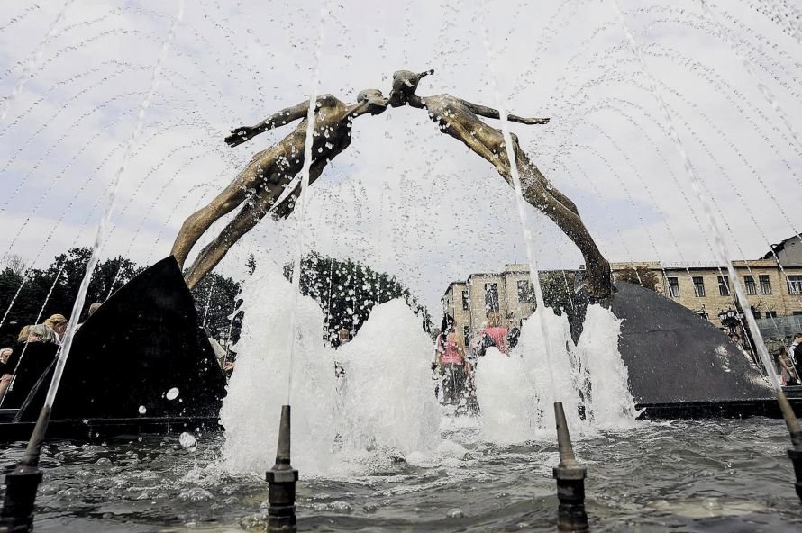 памятник влюбленным памятник влюбленным