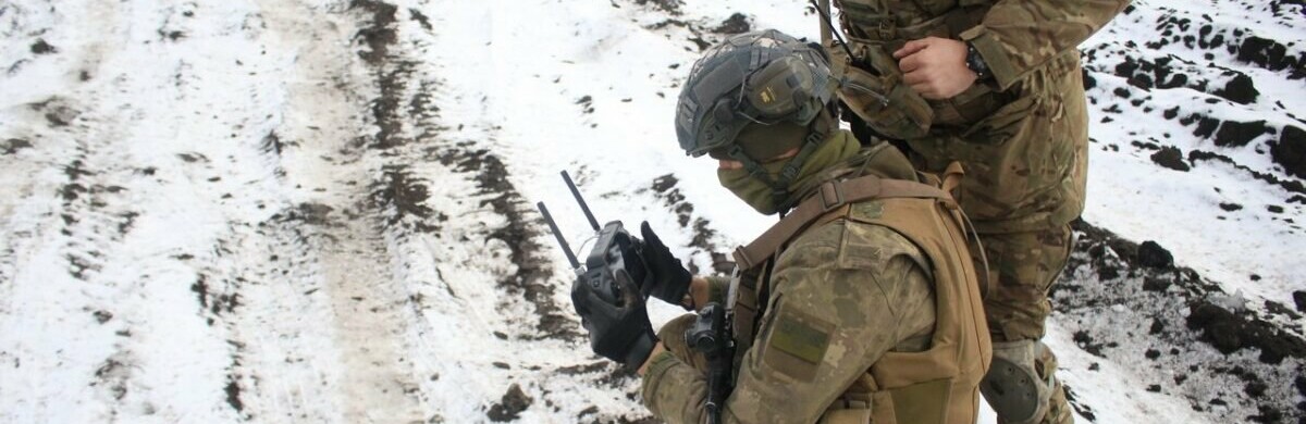 Підрозділи ракетних військ і артилерії Сил оборони України уразили пункт управління, 8 районів зосередження живої сили противника та склад боєприпасів, - Генштаб 