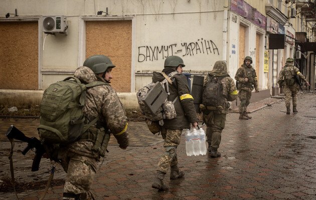 Ситуація в Бахмуті складна та напружена, - Міноборони