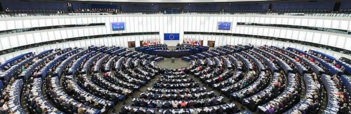 Європарламент рекомендував Раді ЄС надати Україні статус кандидата до ЄС