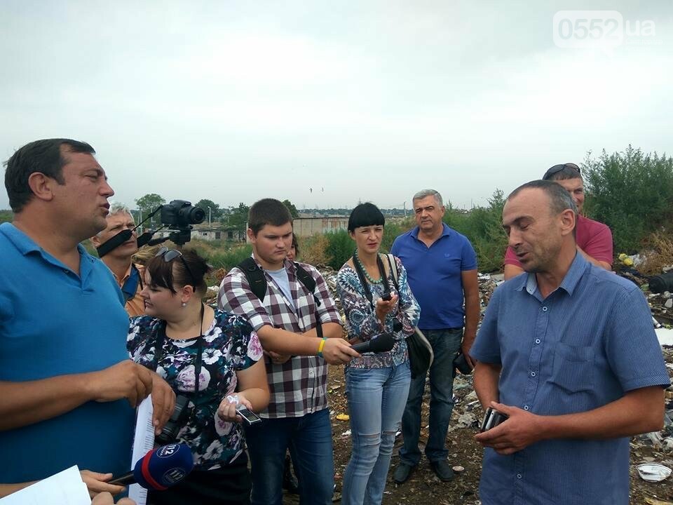 Незаконный бизнес на херсонском мусоре, фото-1 Незаконный бизнес на херсонском мусоре, фото-1