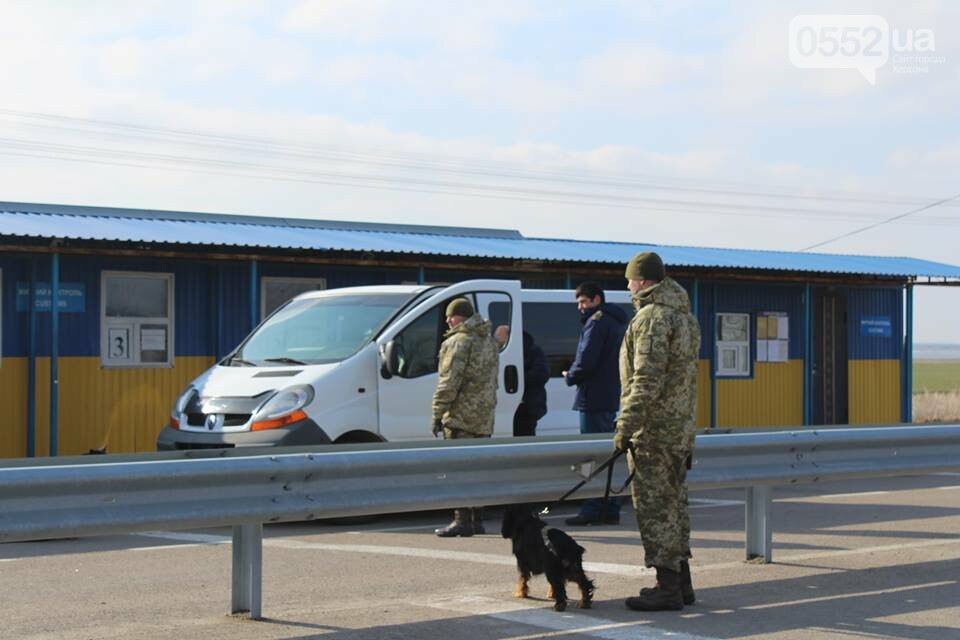 Херсонские журналисты посетили КПВВ «Чаплинка» и «Каланчак», фото-3 Херсонские журналисты посетили КПВВ «Чаплинка» и «Каланчак», фото-3