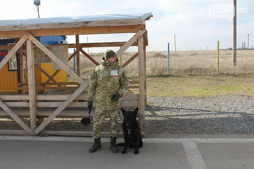 Херсонские журналисты посетили КПВВ «Чаплинка» и «Каланчак», фото-2 Херсонские журналисты посетили КПВВ «Чаплинка» и «Каланчак», фото-2