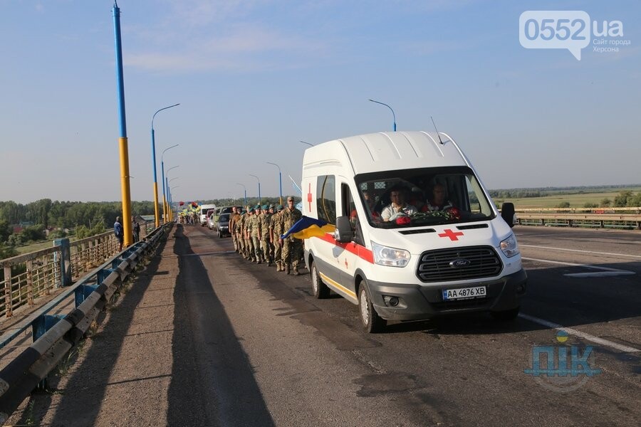 Погибшую на Донбассе военного медика Ирину Шевченко Херсон..., фото-4 Погибшую на Донбассе военного медика Ирину Шевченко Херсон провожает в последний путь, фото-4