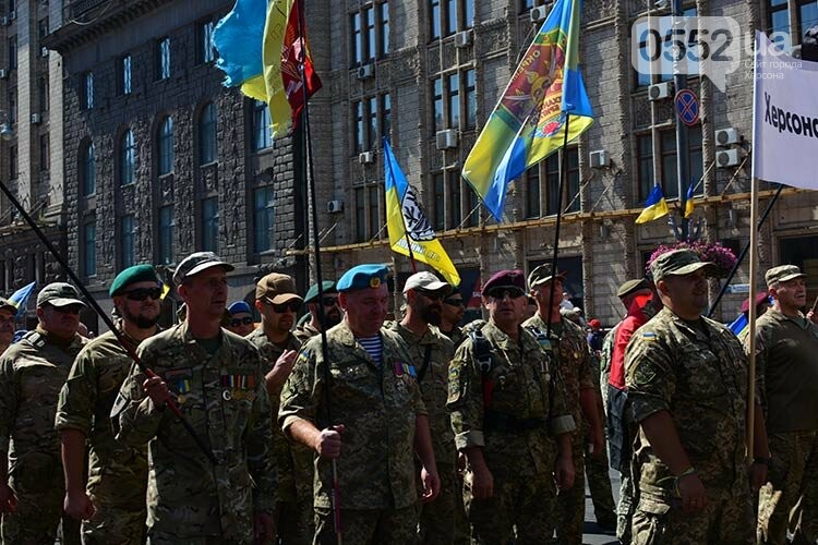 Военнослужащие Херсонщины прошлись колонной в Марше ветеран..., фото-2 Военнослужащие Херсонщины прошлись колонной в Марше ветеранов по главной улице Киева, фото-2