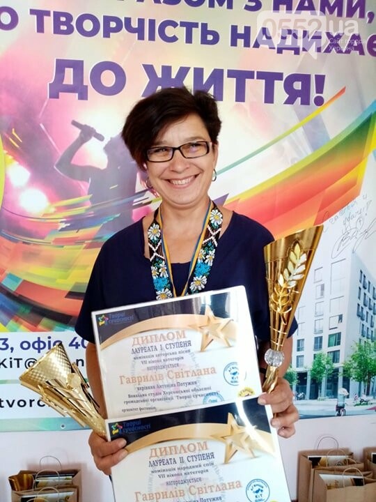 В Станиславе стало еще красивее: местные жители расписали 2..., фото-1 В Станиславе стало еще красивее: местные жители расписали 24 бетонные плиты, фото-1