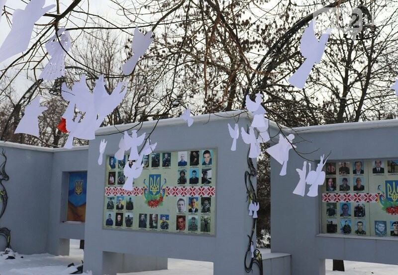 Студенти ХДУ долучились до акції «Ангели пам'яті», фото-2 Студенти ХДУ долучились до акції «Ангели пам'яті», фото-2