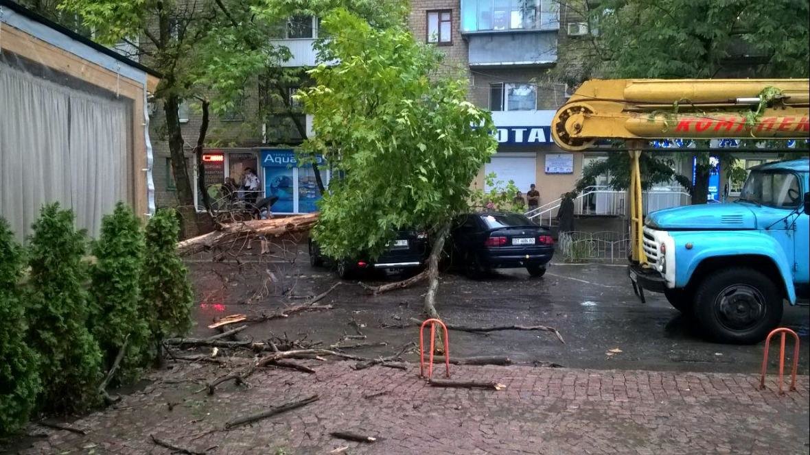 Херсонські рятувальники ліквідовували наслідки нагоди, фото-1 Херсонські рятувальники ліквідовували наслідки нагоди, фото-1