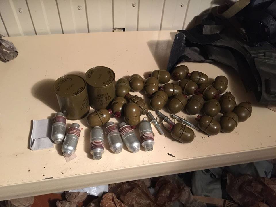На Херсонщині поліцейські вилучили арсенал боєприпасів у жи..., фото-2 На Херсонщині поліцейські вилучили арсенал боєприпасів у жителя обласного центру, фото-2