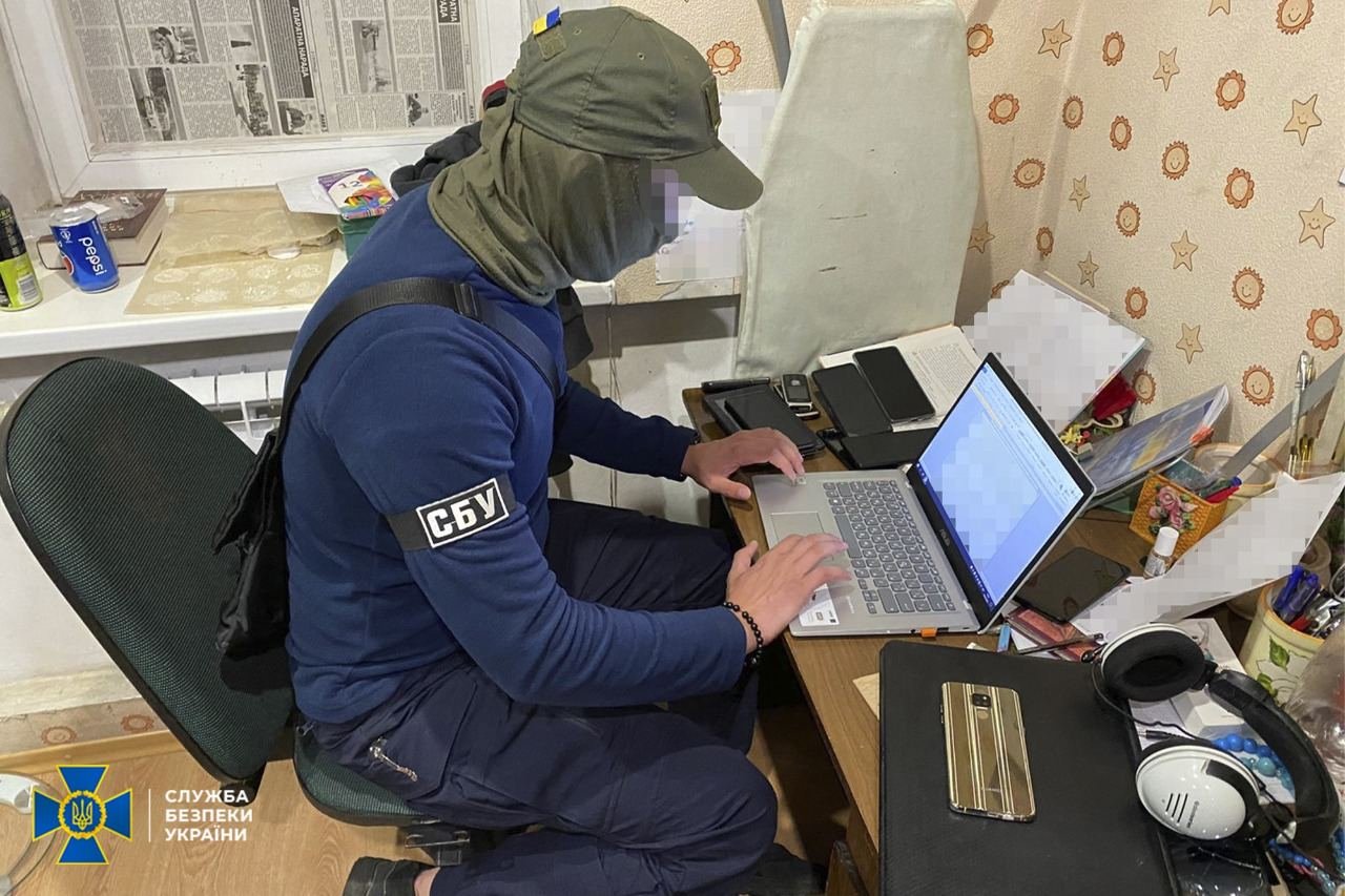 СБУ викрила агентуру рф, яка збирала розвіддані про фортифікаційні укріплення поблизу Краматорська і Запоріжжя, - ФОТО
