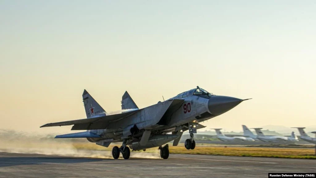 До Білорусі прибули три російські винищувачі МіГ-31К