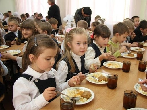 Яка вартість харчування учнів окремих категорій у херсонських школах?
