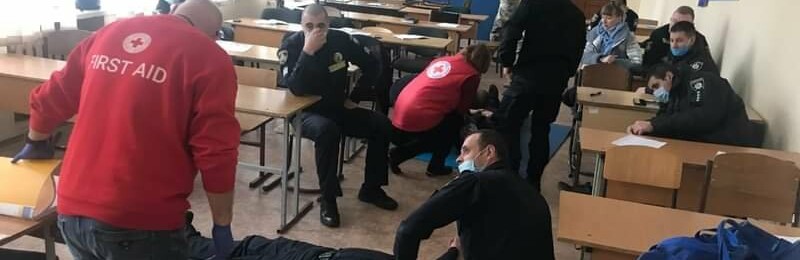 В Херсоні інспектори ізоляторів тимчасового тримання пройшли навчання з надання першої домедичної допомоги