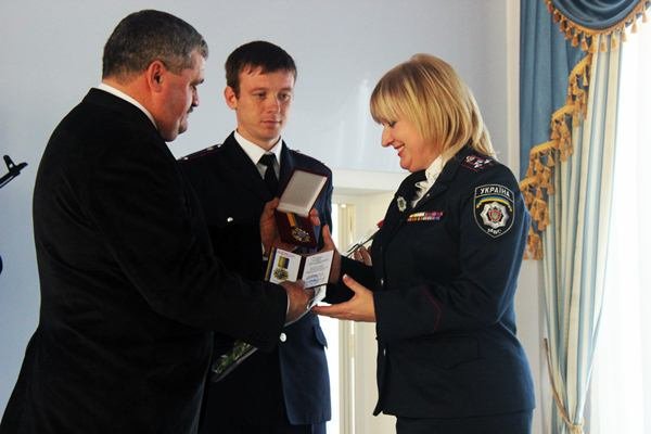Милиционеров Херсонщины поздравили с профессиональным праздником (фото) - фото 1 Милиционеров Херсонщины поздравили с профессиональным праздником (фото) - фото 1