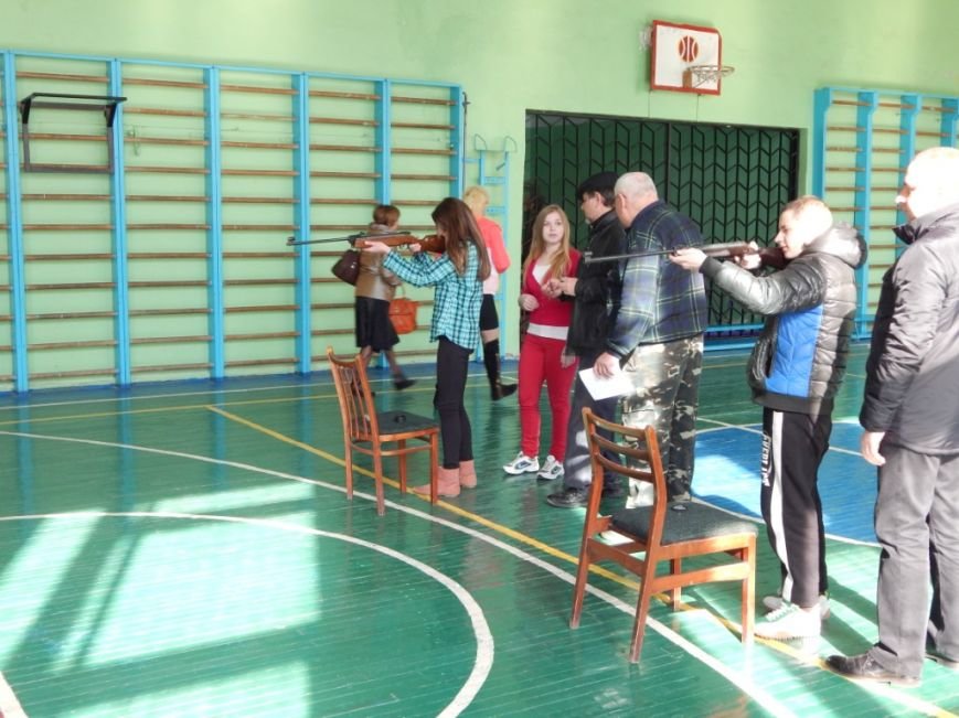 Сотрудники уголовно-исполнительной инспекции Херсонской области приняли участие в школьном мероприятии «Украина Единая» (фото) - фото 2