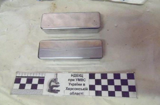 Пограничники обнаружили в багажном отделении  автомобиля старинные предметы (фото) - фото 1