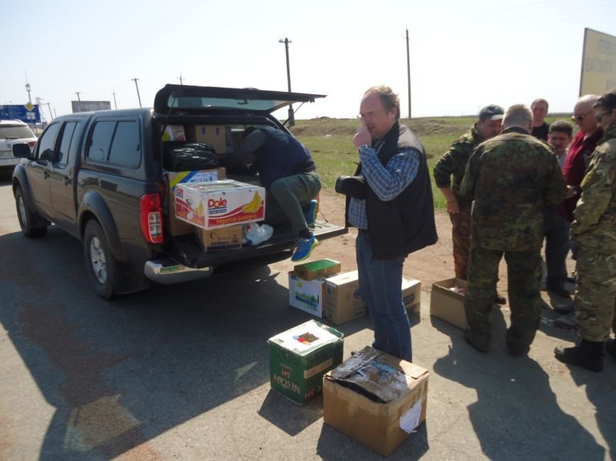Херсонские партийцы на Пасху поздравили земляков в секторе «М» (фото) - фото 2
