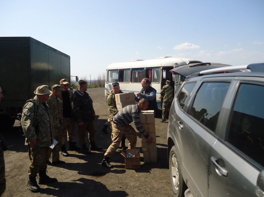 Херсонские партийцы на Пасху поздравили земляков в секторе «М» (фото) - фото 4