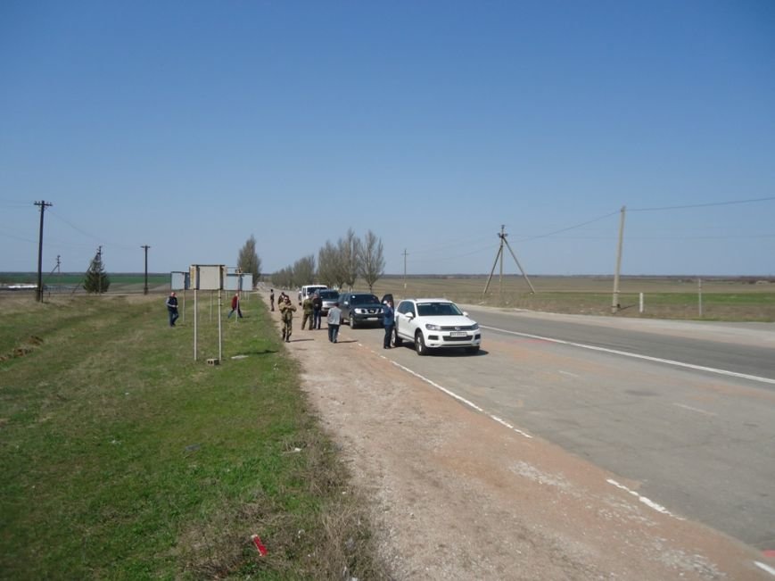 Херсонские партийцы на Пасху поздравили земляков в секторе «М» (фото) - фото 1