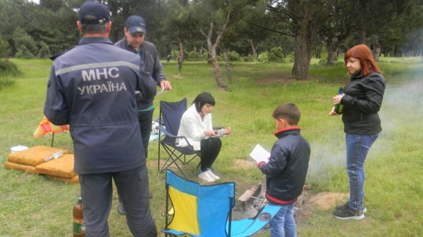 В Каховском районе спасатели напоминают отдыхающим правила безопасного поведения (фото) - фото 2 В Каховском районе спасатели напоминают отдыхающим правила безопасного поведения (фото) - фото 2
