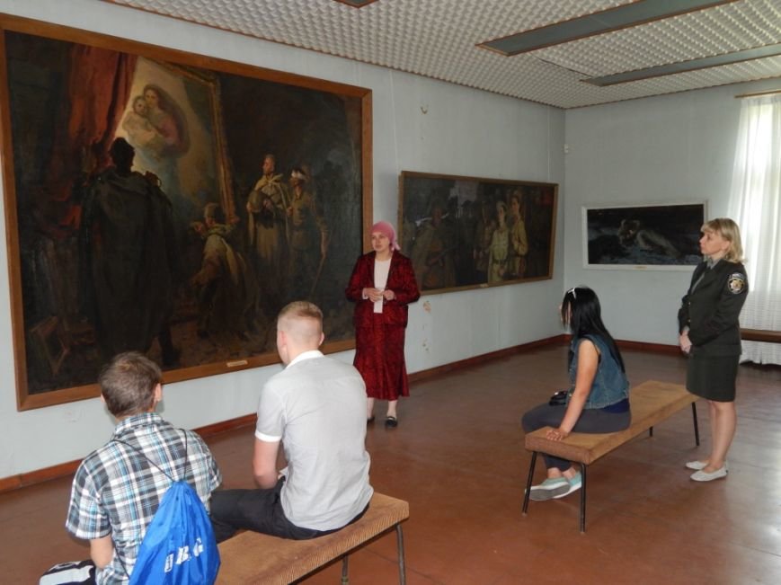 Трудные подростки Херсонщины посетили Новокаховскую картинную галерею им. А.С. Гавдзинского (фото) - фото 1